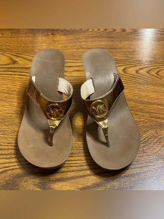 Michael Kors Shoes - 🌹 Michael Kors 🌹 Bronze Gold & Brown Wedge Thong Sandals
